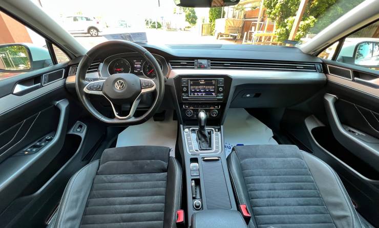 Volkswagen Passat 2.0 TDi SCR Elegance DSG (2020. 03)