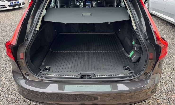 Volvo V90 2.0 B4 MHEV Plus Dark Geartronic (2023. 03)
