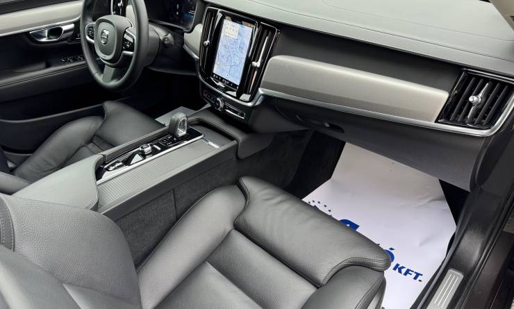 Volvo V90 2.0 B4 MHEV Plus Dark Geartronic (2023. 03)