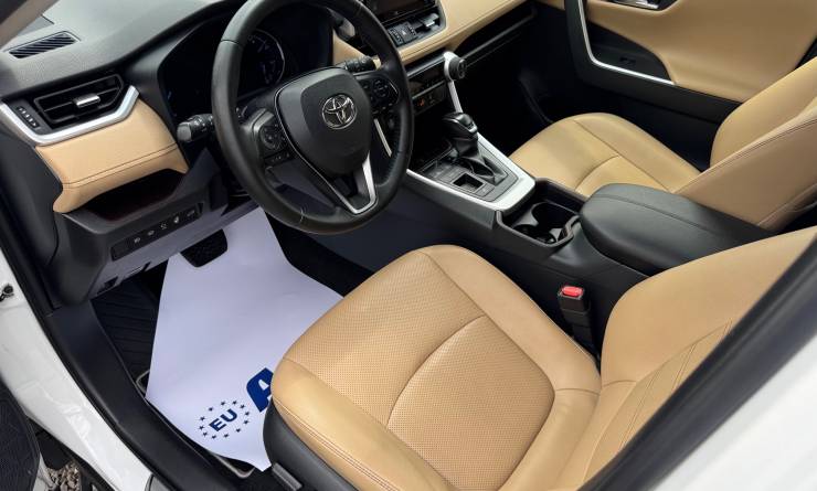 Toyota RAV4 2.5 Hybrid Executive +JBL e-CVT 2WD (2020. 06)