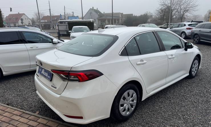 Toyota Corolla Sedan 1.8 Hybrid Comfort Business e-CVT (2022. 11)