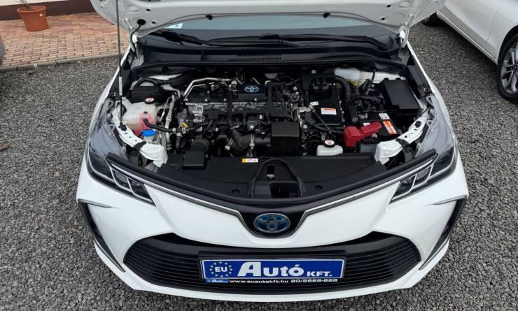 Toyota Corolla Sedan 1.8 Hybrid Comfort Business e-CVT (2022. 11)