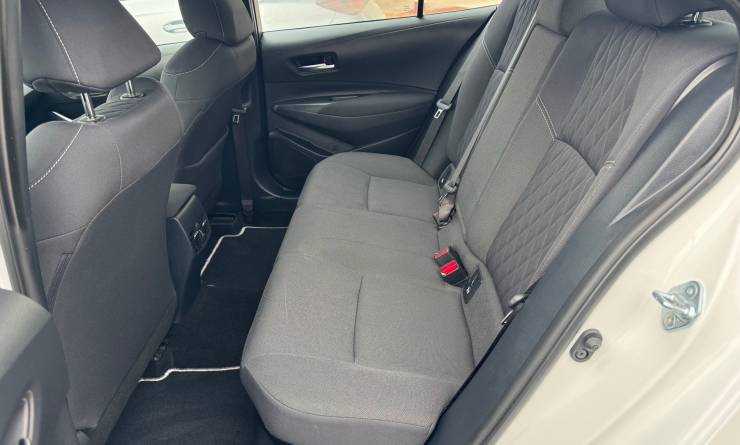 Toyota Corolla Sedan 1.8 Hybrid Comfort Business e-CVT (2022. 11)