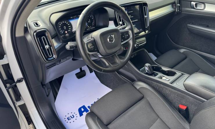 Volvo XC40 2.0 T4 Momentum Pro Geartronic (2020. 07)