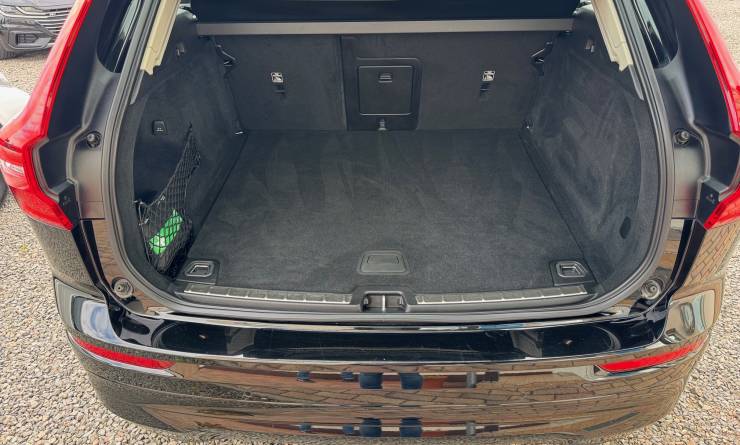 Volvo XC60 2.0 B4D Core AWD MHEV (2022. 11)