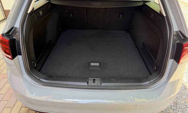 Volkswagen Passat Variant 2.0 TDI SCR Business DSG (2023. 04)