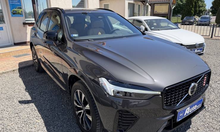 Volvo XC60 2.0 B4 MHEV Plus Dark AWD (2023. 05)