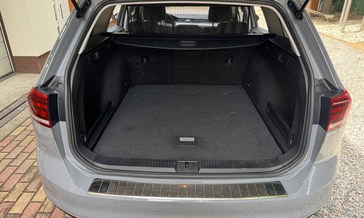 Volkswagen Passat Variant 2.0 TDi SCR Business (2023. 03)