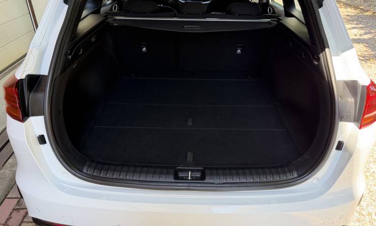 Kia Ceed SW 1.5T-GDI Silver (2023. 12)
