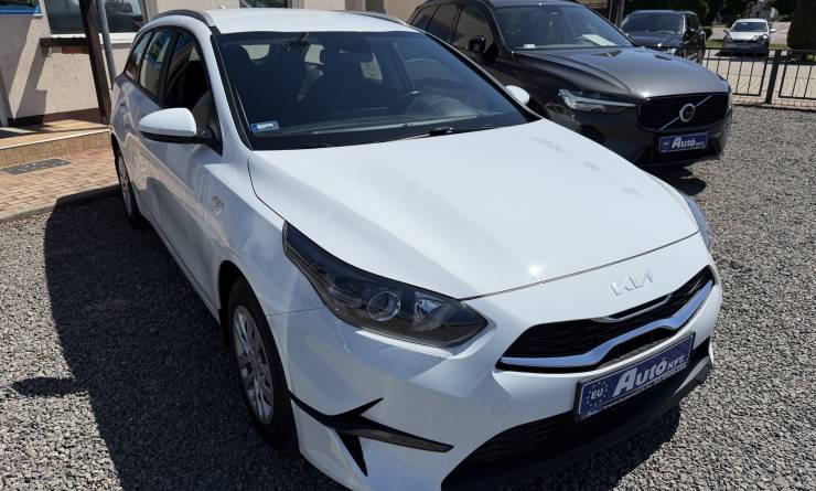 Kia Ceed SW 1.5T-GDI Silver (2023. 12)