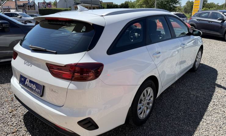 Kia Ceed SW 1.5T-GDI Silver (2023. 12)