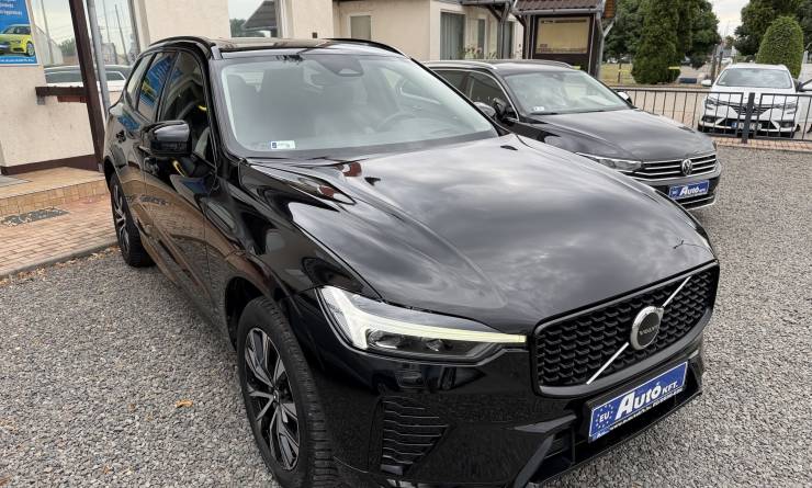 Volvo XC60 B4 MHEV Ultimate Dark AWD (2023. 01)