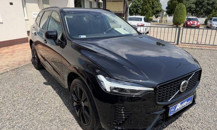 Volvo XC60 B4 MHEV Ultimate Dark AWD (2023. 01)