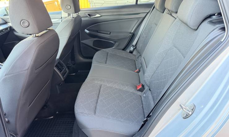 Volkswagen Golf VIII Variant 1.5 eTSI ACT Life DSG (2022. 07)