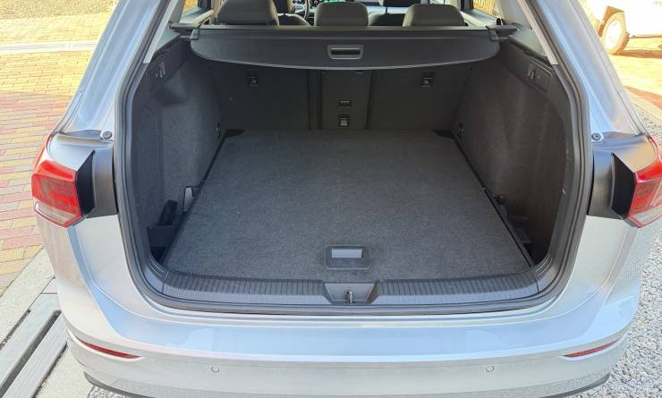Volkswagen Golf VIII Variant 1.5 eTSI ACT Life DSG (2022. 07)